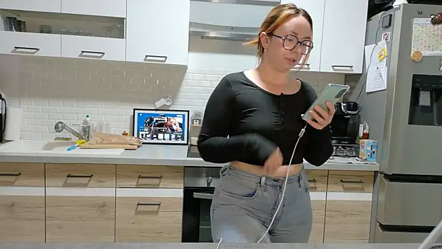 TokyoAna's cam snapshot