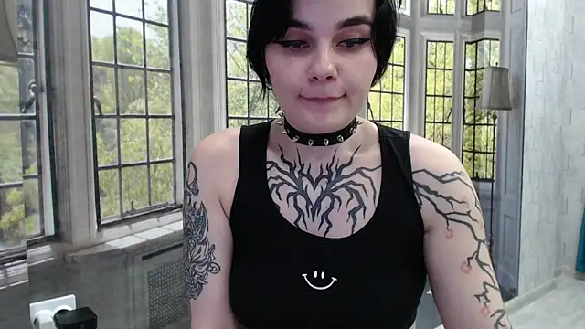 IntrigueYourDay's cam snapshot