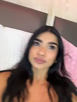 Bella_Smiith_'s cam snapshot