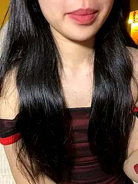 Uyennii02 live sex cam