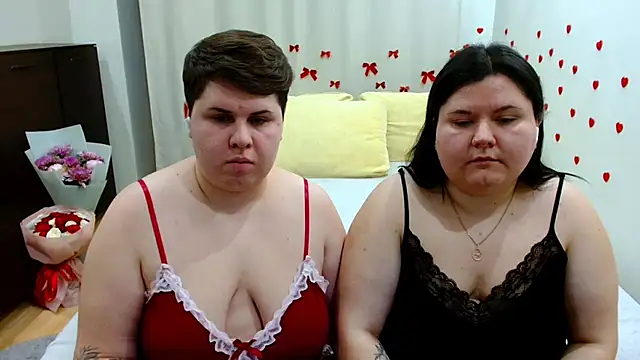 BeckyAndHellen live sex cam