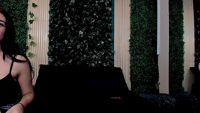 Lucy_and_Karoline live sex cam