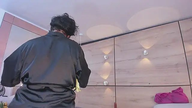 martina_touss's cam snapshot