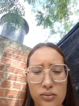 young_dairy01's cam snapshot