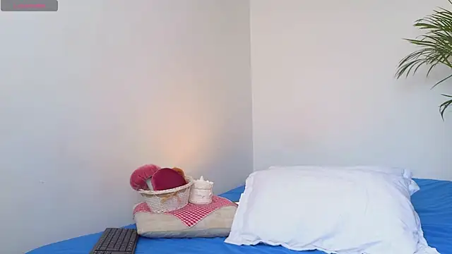 Tommyfoxboy live sex cam