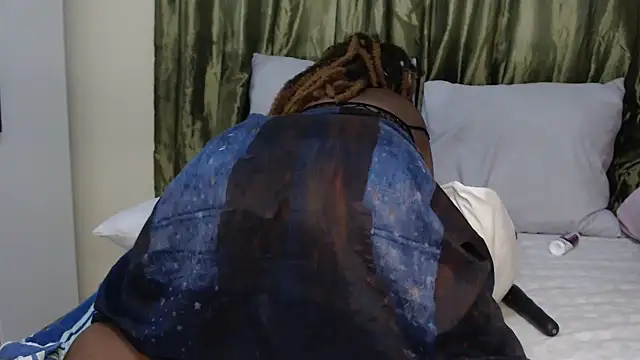 Foxybrownxx1's cam snapshot