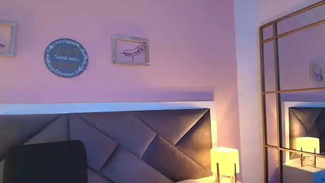 lilly_rohan's cam snapshot