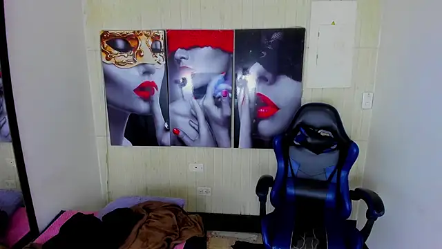 lala_clark's cam snapshot