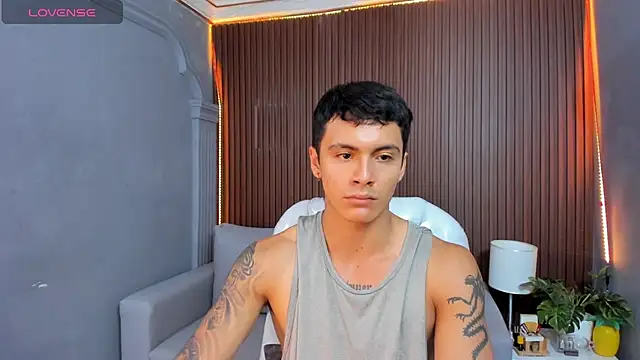 Leo_santoro live sex cam