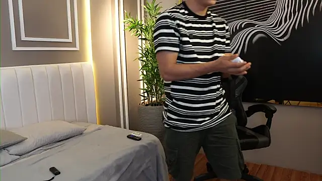 Ethan_occonor's cam snapshot