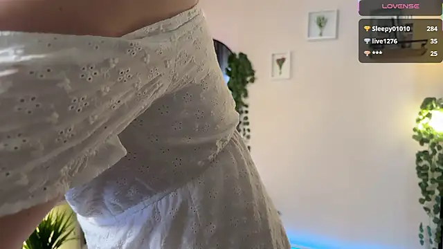 Lella_Ryann_'s cam snapshot