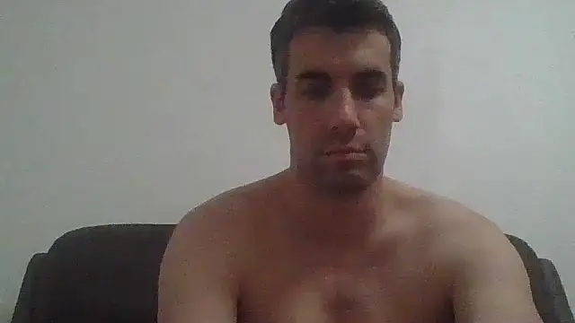 JulioIsHere4you's cam snapshot