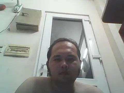 linhlinhthan's cam snapshot