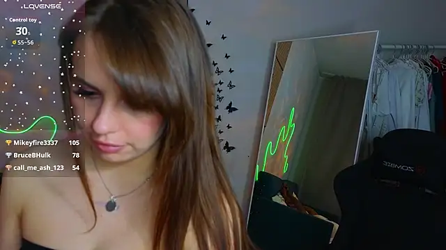 Aisha_Riley's cam snapshot