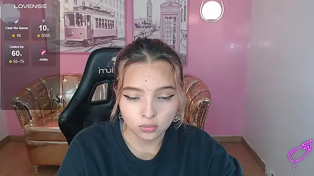 mia_foster_t's cam snapshot