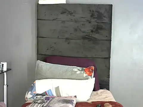 WILD_KITTYxXxX's cam snapshot