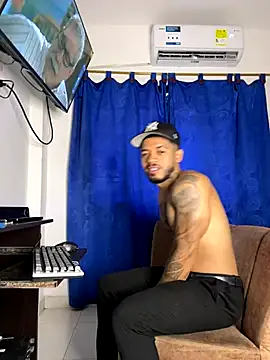 Kylian_Alessandro's cam snapshot