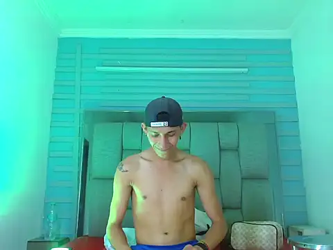 Valentin_Gray's cam snapshot