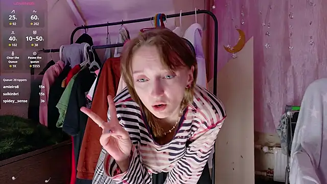 TinyMuse_'s cam snapshot