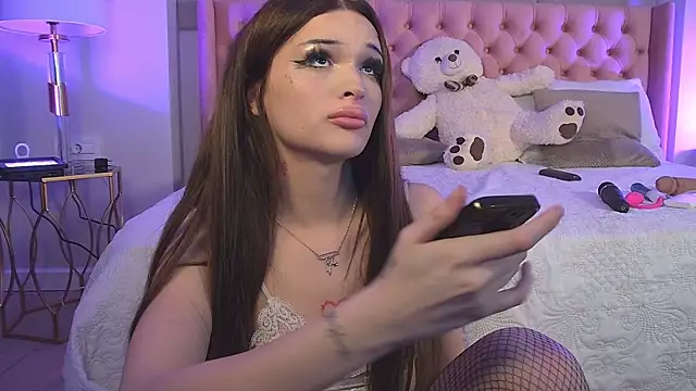 KatiaFinesse live sex cam