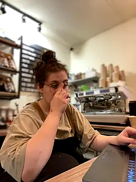 cinnabon_'s cam snapshot