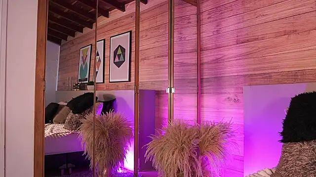 IzzyWild live sex cam