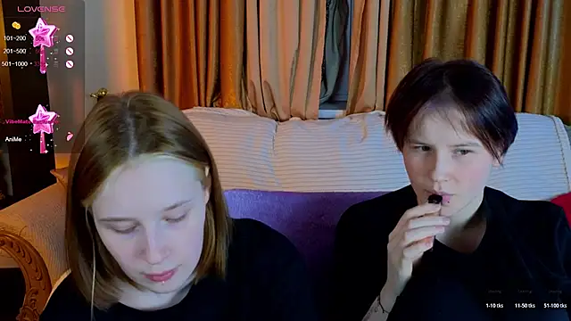 Girls_Fingers's cam snapshot