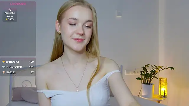 KumiKruz live sex cam