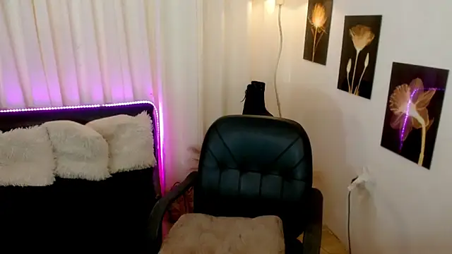 FuckingDolls69 live sex cam