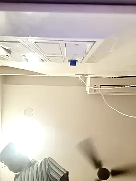 RotundHeadway's cam snapshot