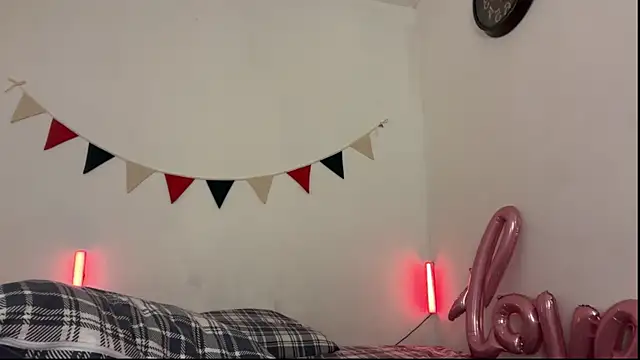 MiaDavis21's cam snapshot