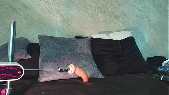 Dixie_grey1's cam snapshot