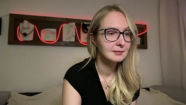 KiraxFate's cam snapshot