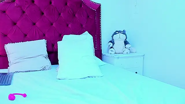 Sara_Collinss_'s cam snapshot