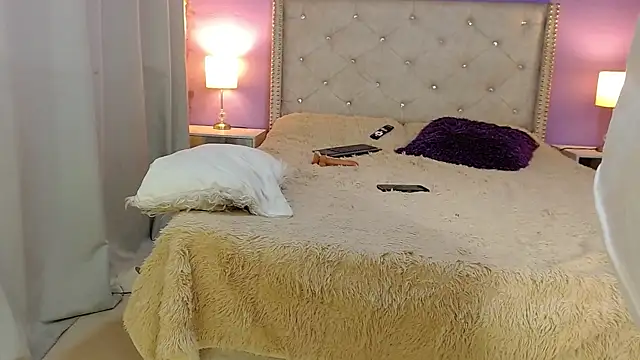 Kim_and_Mia live sex cam