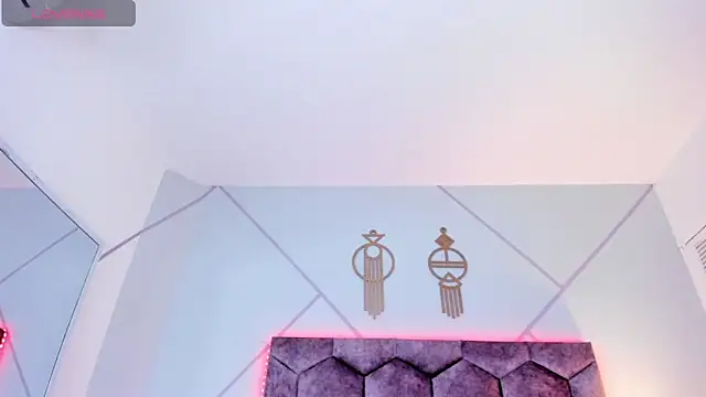 aurora_collinss_'s cam snapshot