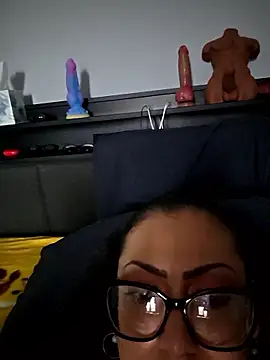 Nikkierosee live sex cam