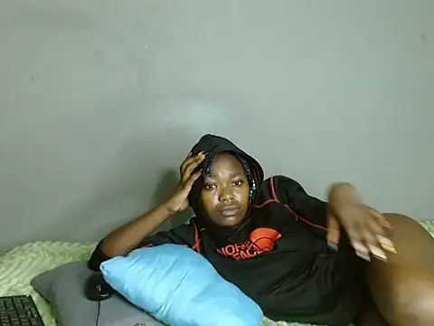 Monal1sah's cam snapshot