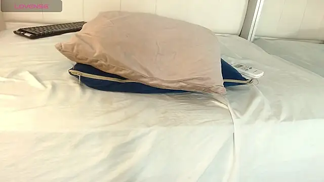 willow_smitt's cam snapshot