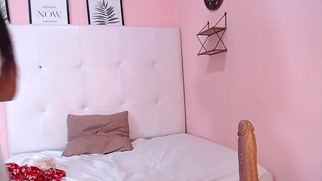 yara_cloe's cam snapshot