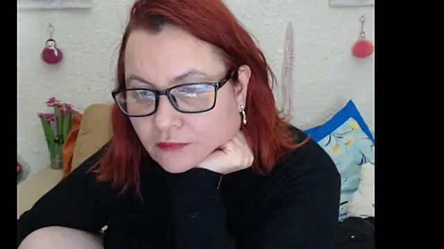 PlayfullMature's cam snapshot