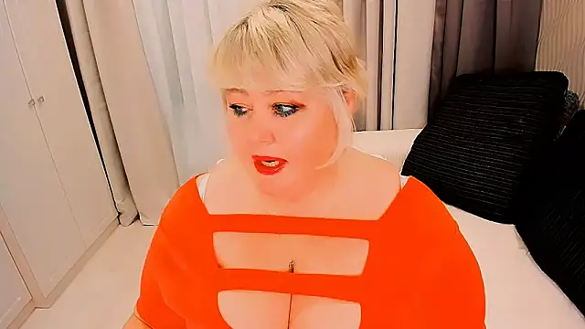 BIGTITSBBW's cam snapshot