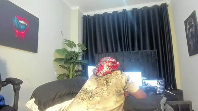 naughty_bigass's cam snapshot