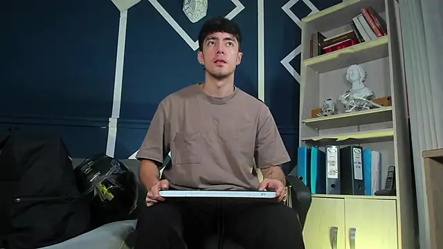 etham_wolf_'s cam snapshot