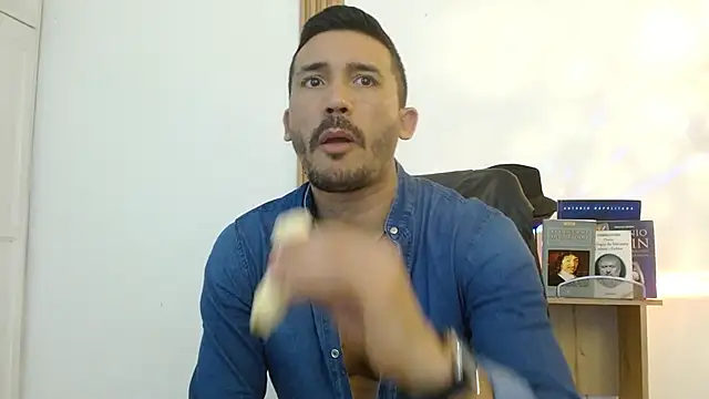 Reiko_85_ live sex cam