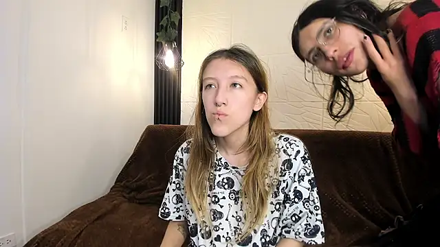 BRIAR_AND_BLAIR's cam snapshot