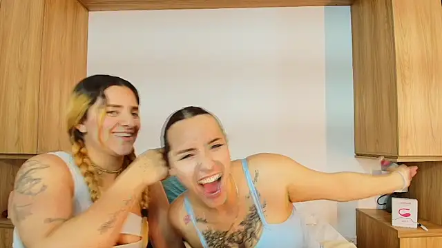 Dakota_Megan_69's cam snapshot