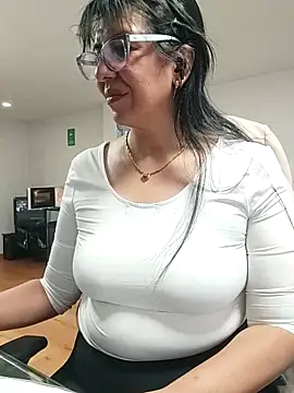 aisha_latina live sex cam