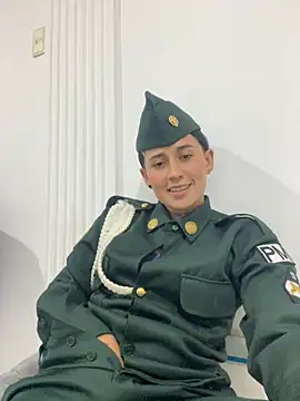 Miia_Hoot's cam snapshot