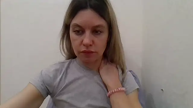 Little_Milf_5's cam snapshot